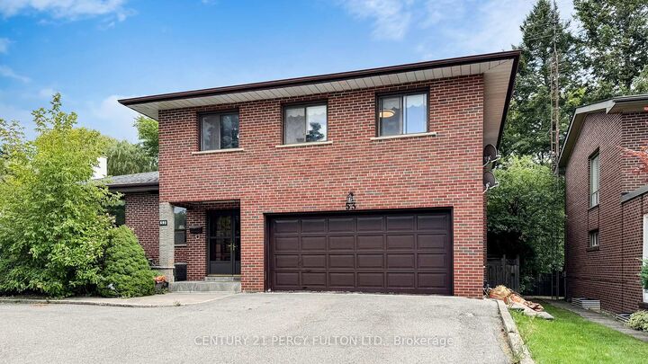 Property Photo: 53 Poinsetta Drive ON L3T 2T7
