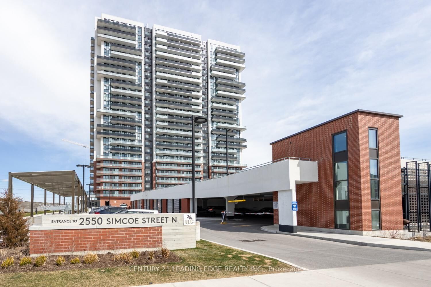 Property Photo:  2550 Simcoe Street N 202  ON L1L 0R5 
