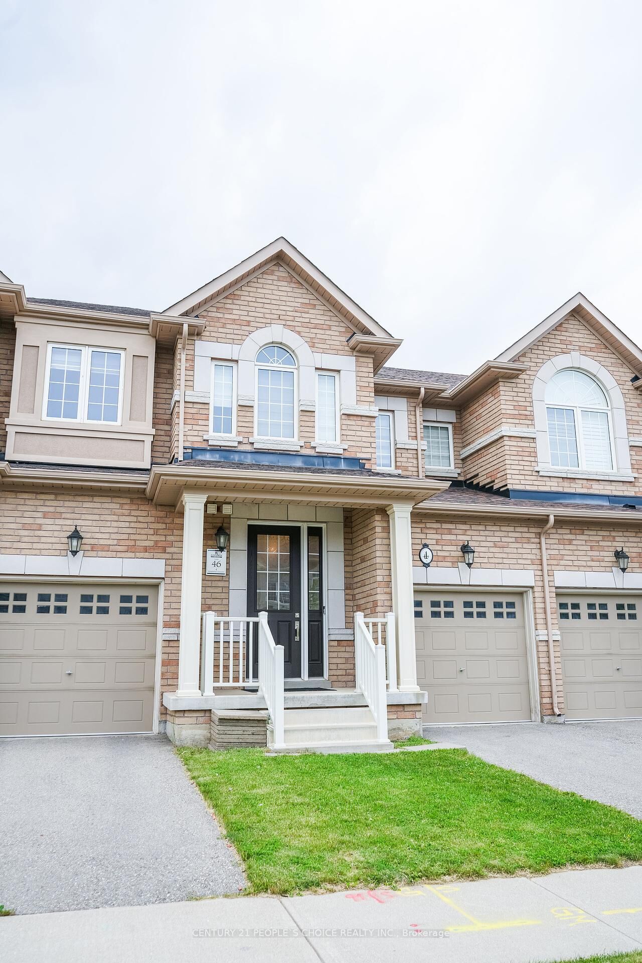 Photo de la propriété: 4 Kempsford Crescent ON L7A 4M6