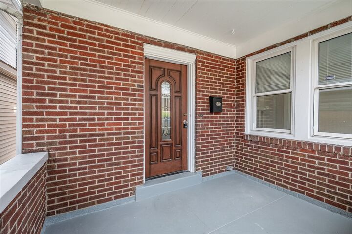 Property Photo:  922 Fordham Ave  PA 15226 