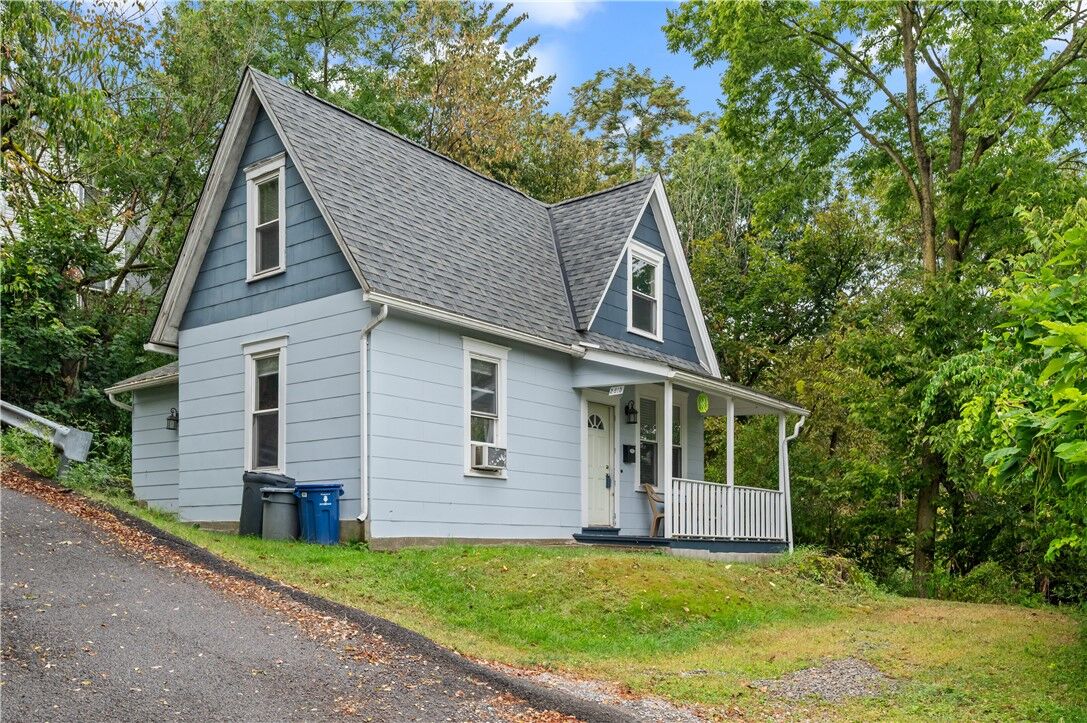 Property Photo:  2815 Toledo Street  PA 15204 