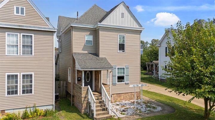 Property Photo:  1050 Allison Ave  PA 15301 