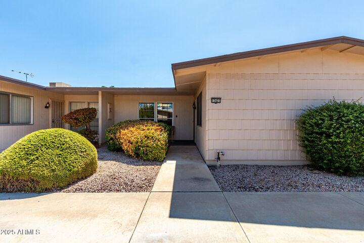 17421 N Boswell Boulevard  Sun City AZ 85373 photo