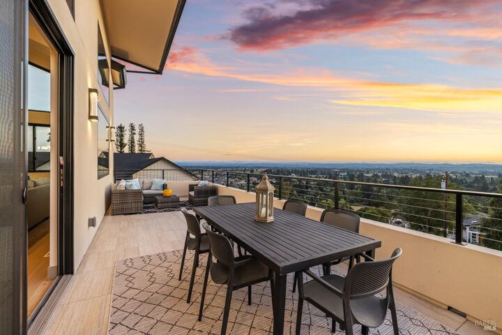 Property Photo: 5095 Knollwood Court CA 95403