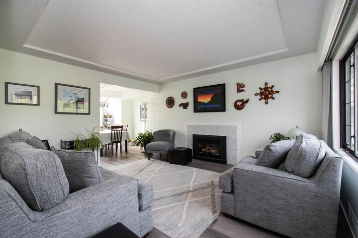 Photo de la propriété:  847 E 13th Street  BC V7L 2M8 