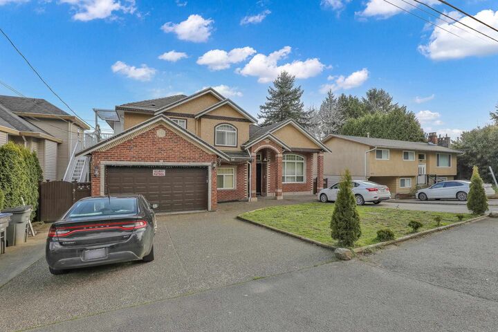 Photo de la propriété: 14078 68 Avenue BC V3W 2H2
