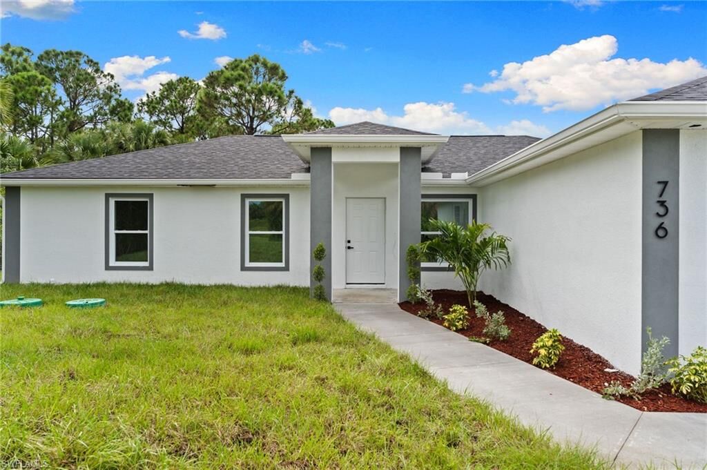 Property Photo: 736 Aprile Ave S FL 33974