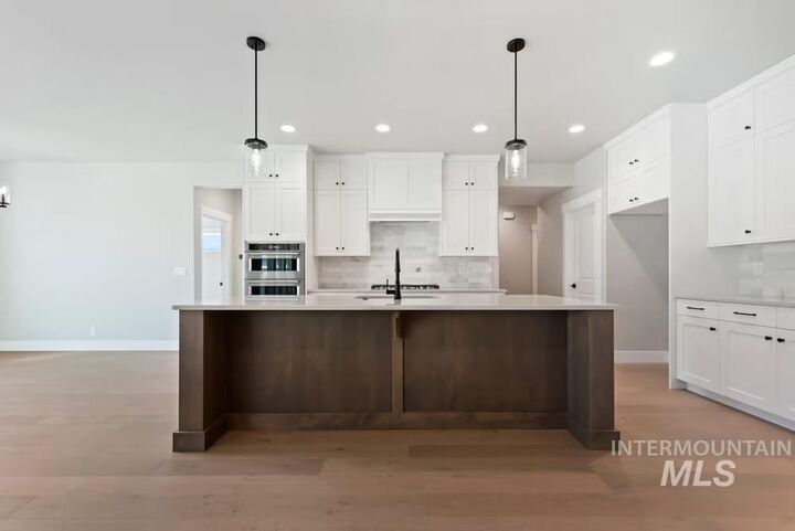 Property Photo: 2084 N Hurtsville Ave. ID 83634