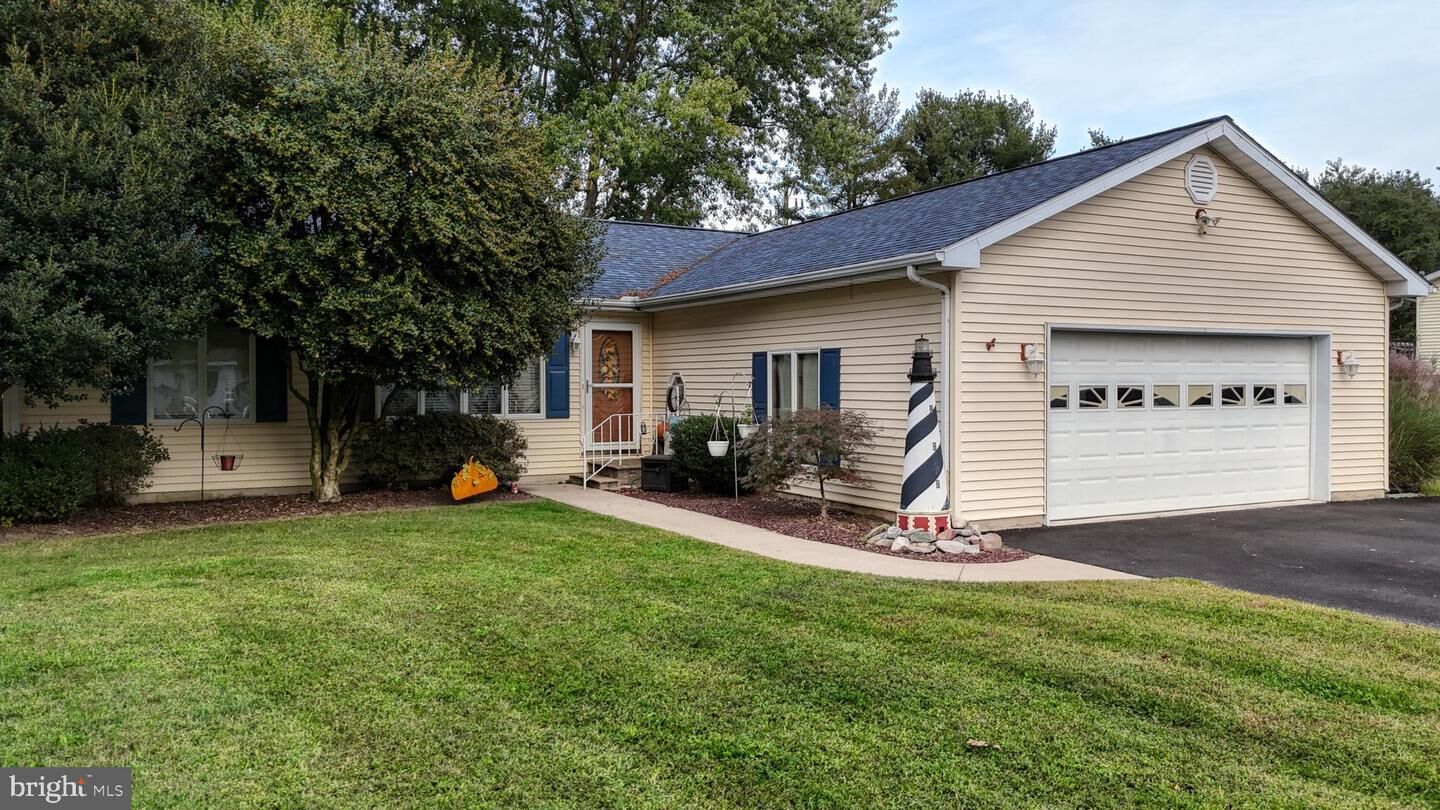 Property Photo:  6 Brandywine Road  DE 19963