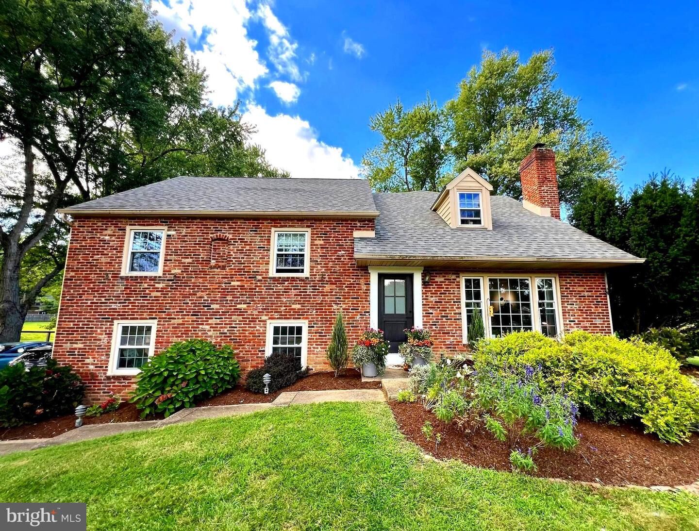 Property Photo: 22 Salisbury Lane PA 19355