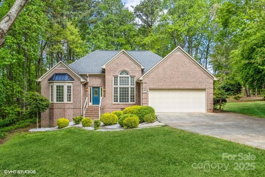 Property Photo: 122 Woodstork Cove Road NC 28117
