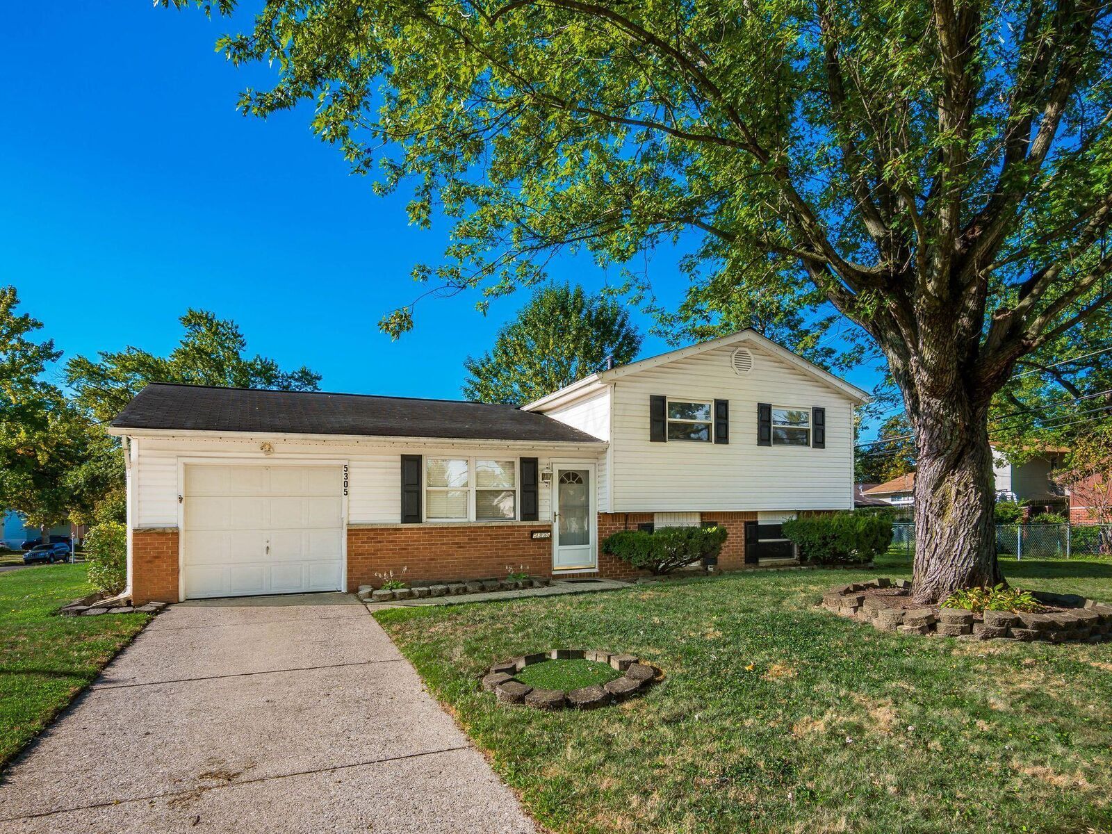 Property Photo:  5305 Carbondale Drive  OH 43232 