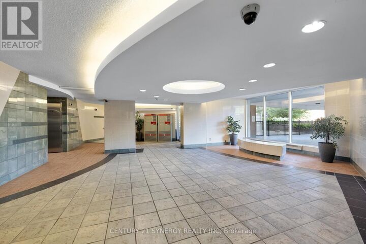 Property Photo:  2000 Jasmine Crescent 412  ON K1J 8K4 