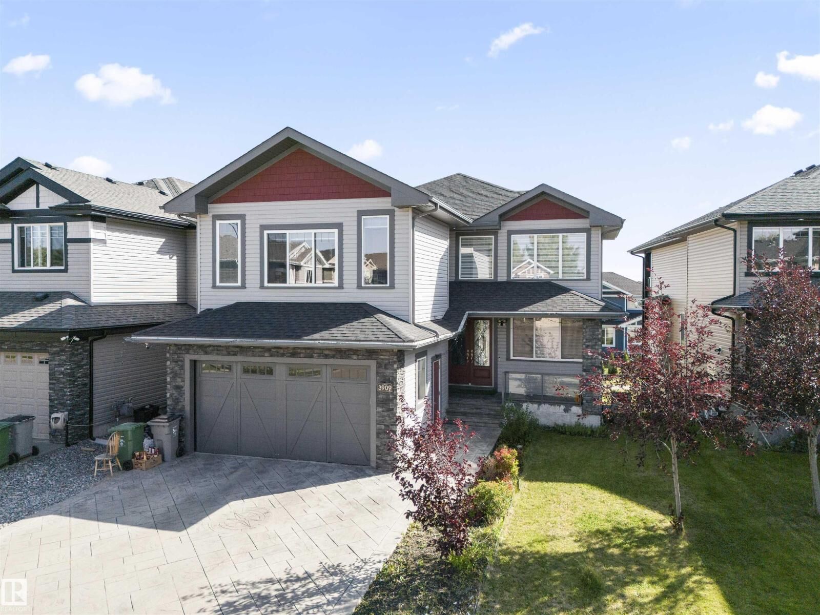 Property Photo: 3909 49 Av AB T4X 1Y7