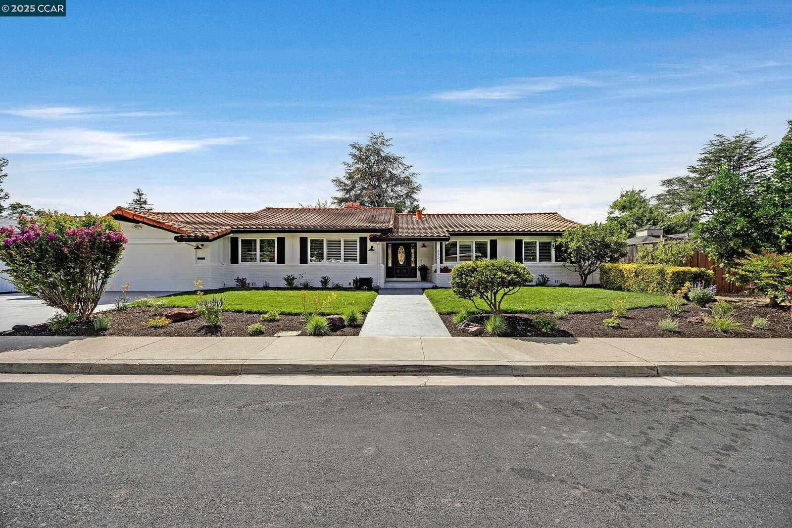 Property Photo: 415 Blackstone Ct CA 94598