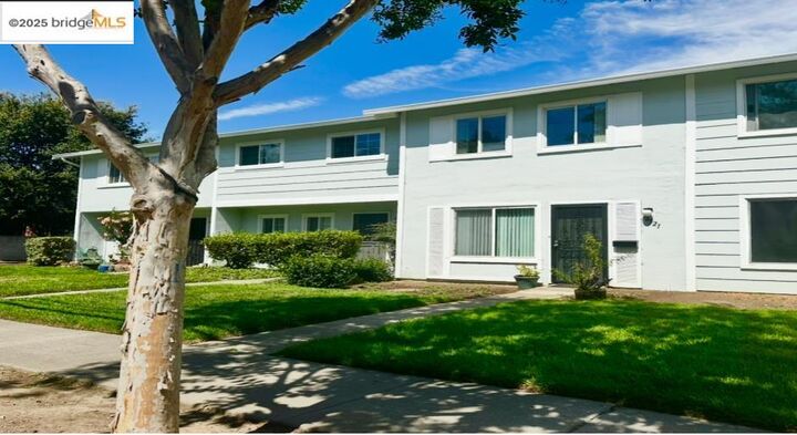Property Photo: 38521 Royal Ann Cmn CA 94536