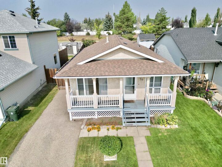 Property Photo:  70 Heatherglen Crescent  AB T7X 3X5 