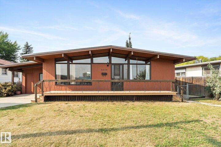 Property Photo: 8820 Meadowlark Road NW AB T5R 5W7
