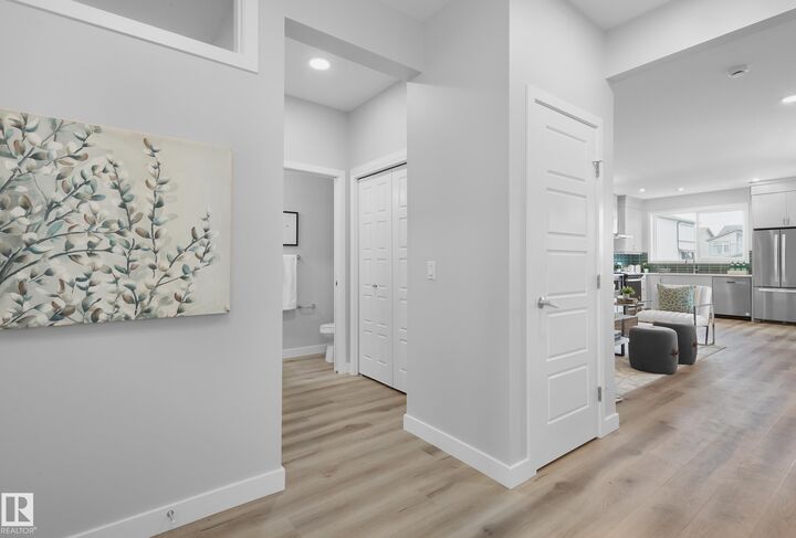 Property Photo: 811 Rowan Close SW AB T6X 3J4