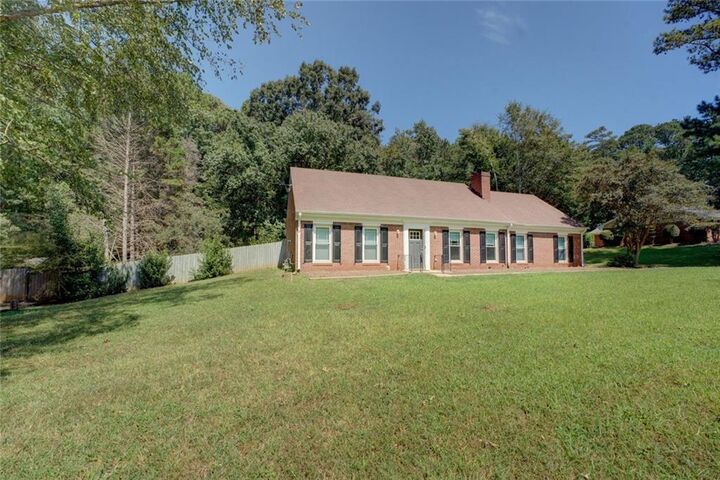 Property Photo: 1828 Brandy Woods Drive SE GA 30013