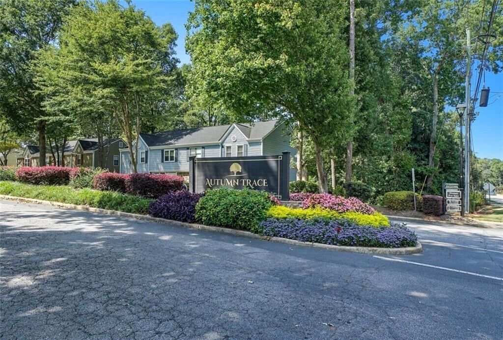 Property Photo: 6615 Sienna Court GA 30092