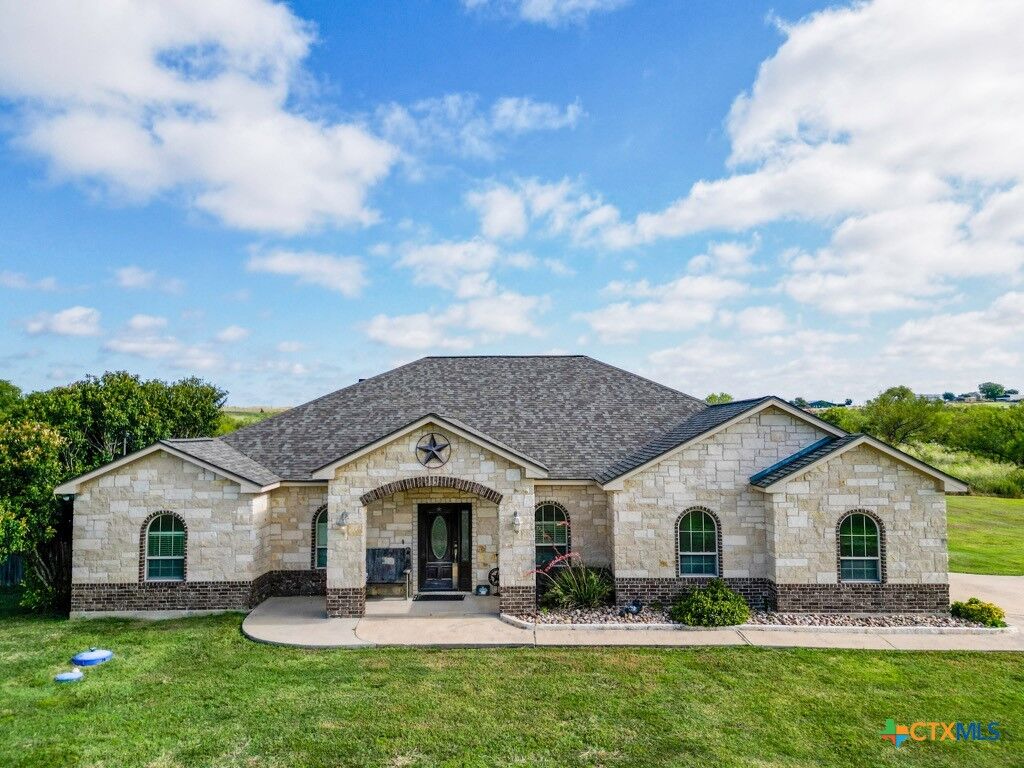 Property Photo: 5620 Cedar Creek Road TX 76504