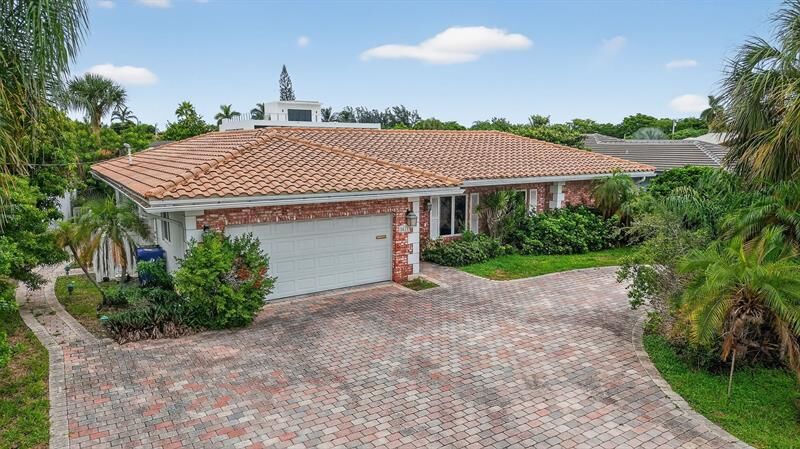 Property Photo:  2811 NE 59th St  FL 33308 