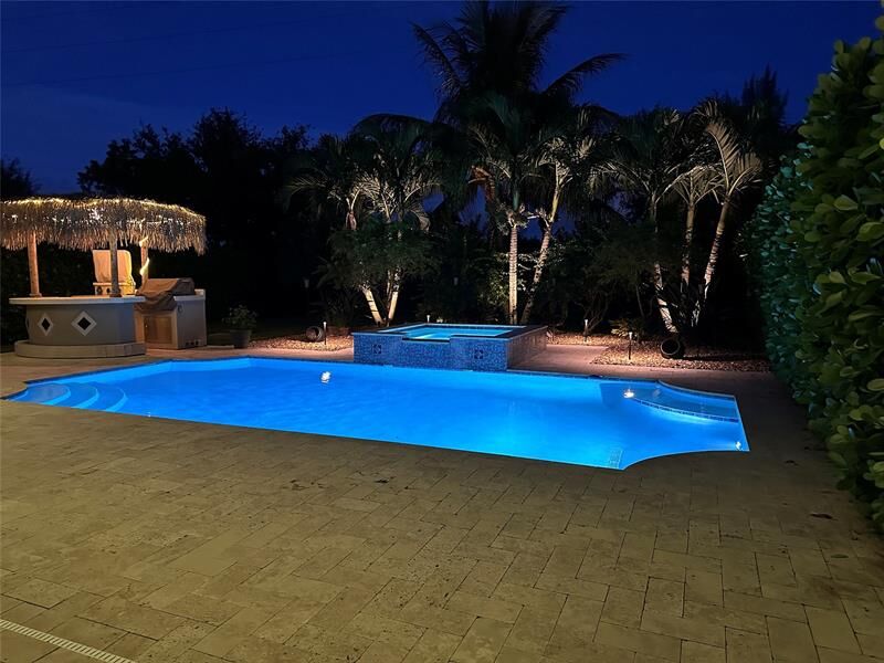 Property Photo:  7202 Prudencia Dr  FL 33463 