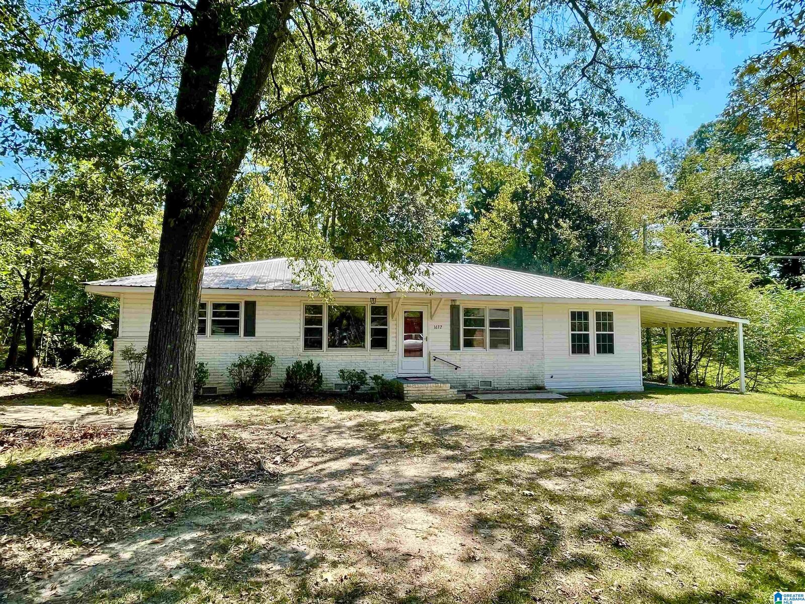 Property Photo: 1632 Denson Avenue AL 35055