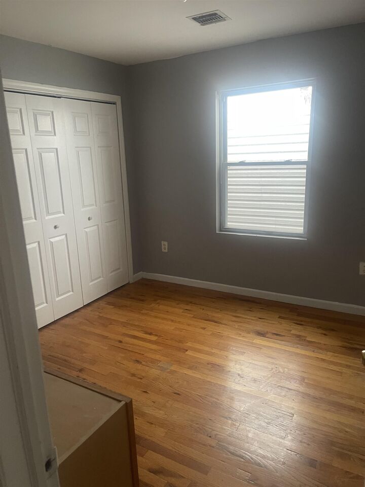 Property Photo:  193 Hutton St 2  NJ 07307 