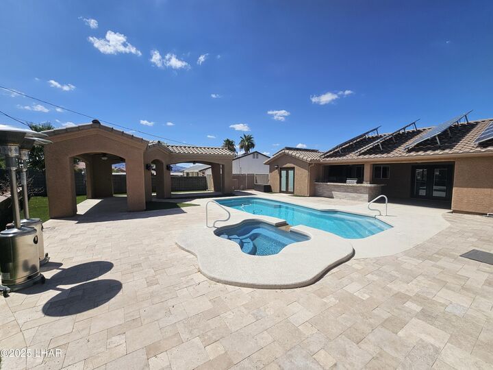 Property Photo:  1050 Rolling Hills Dr  AZ 86406 