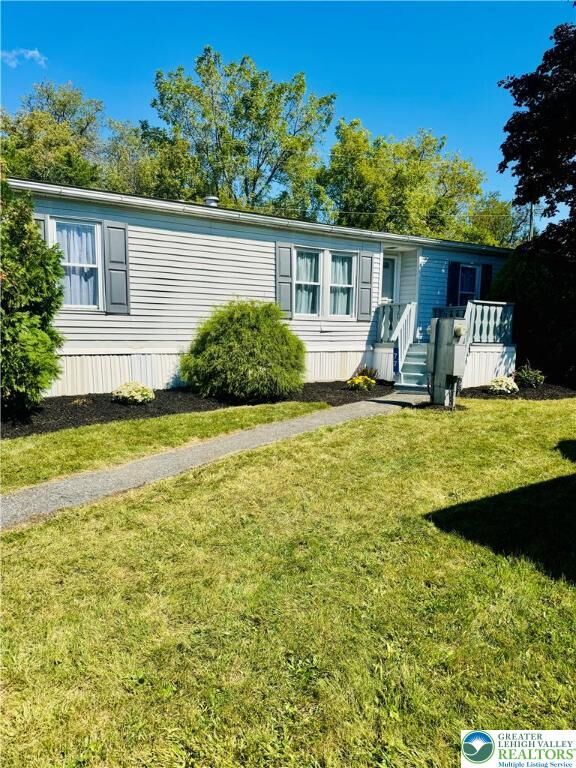 Property Photo: 77 Juniper Court PA 18014