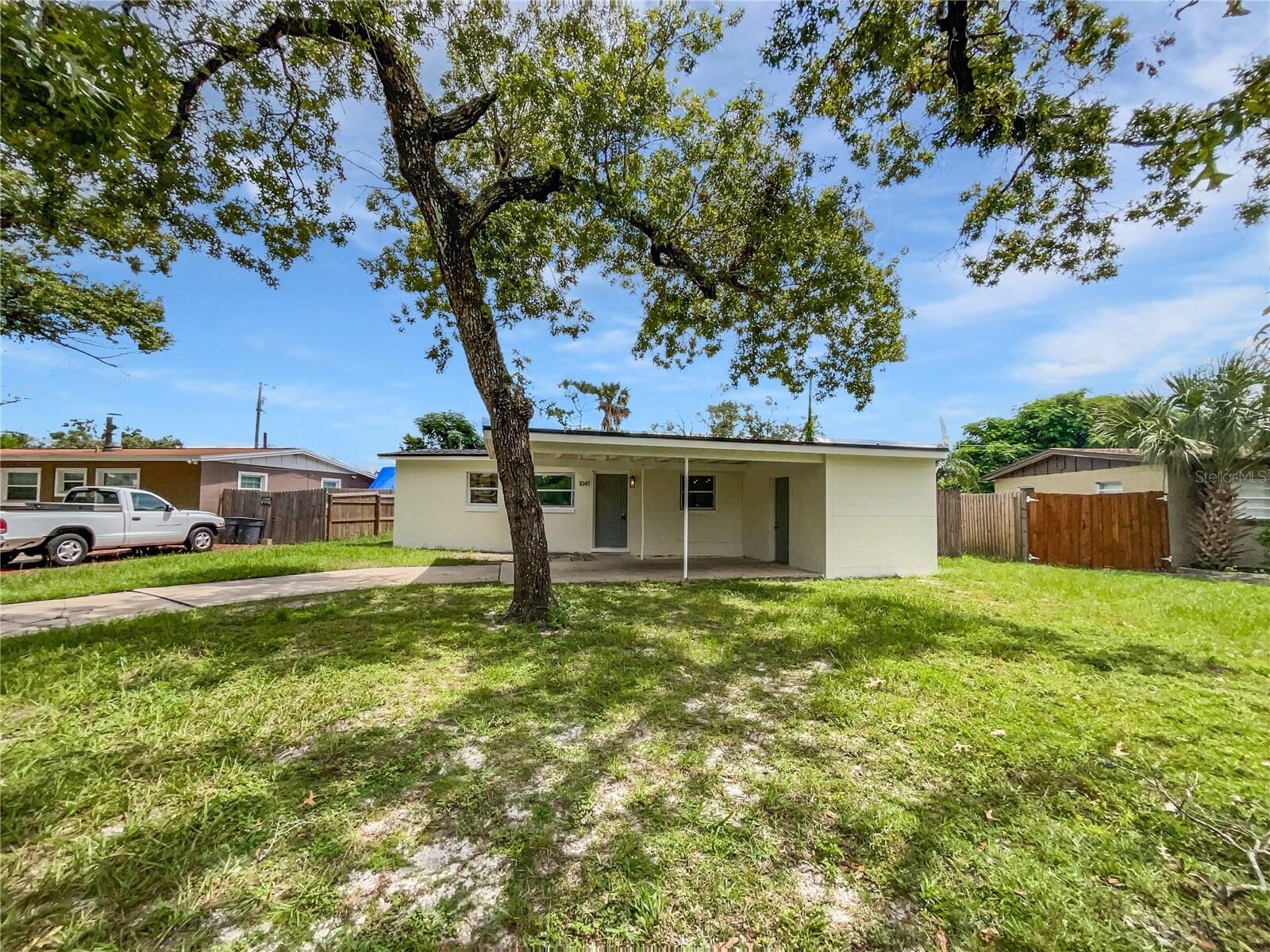 Property Photo:  1041 Hamilton Avenue  FL 32750 