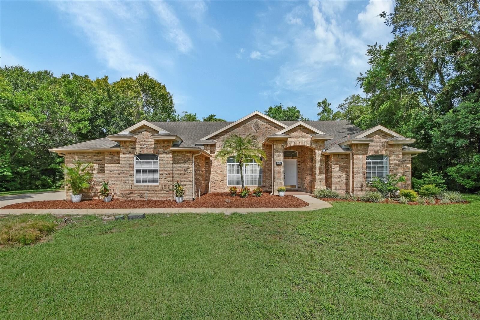 Property Photo: 1017 Pearl Tree Road FL 32725