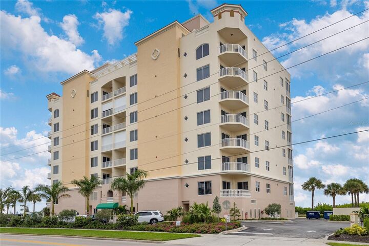 Property Photo:  811 The Esplanade N 302  FL 34285 