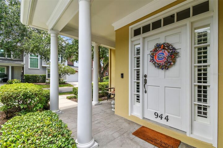 Property Photo: 944 Harbour Bay Drive FL 33602