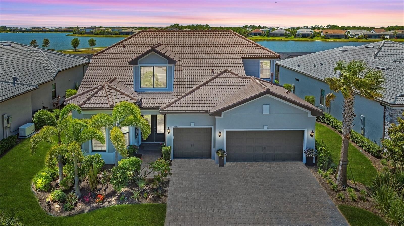 Property Photo:  7889 Mainsail Lane  FL 34240 