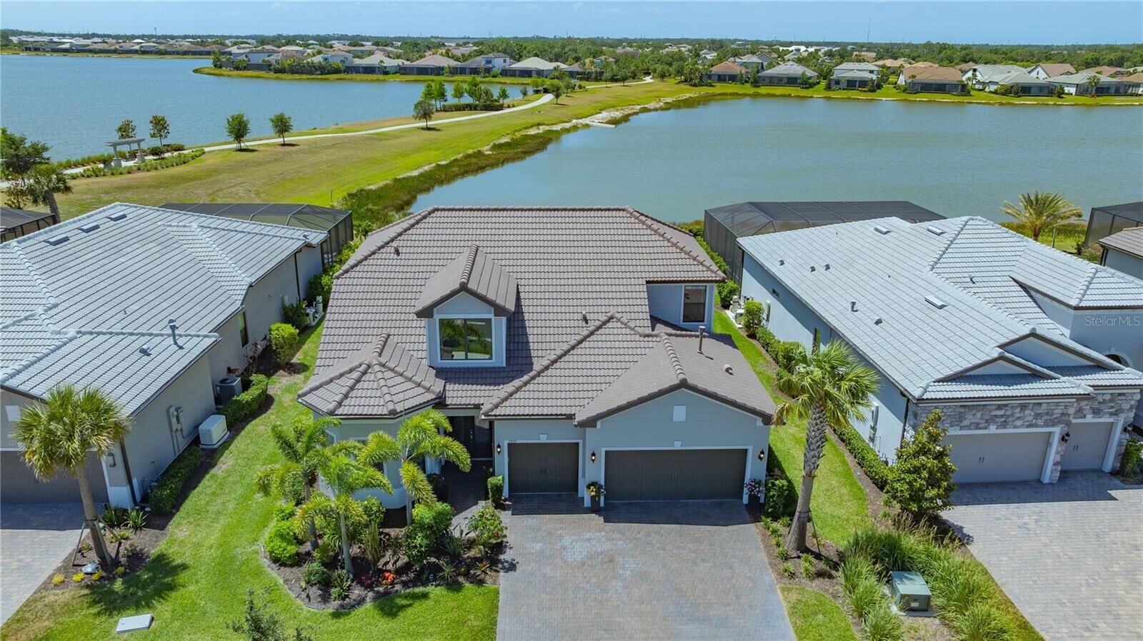 Property Photo: 7889 Mainsail Lane FL 34240
