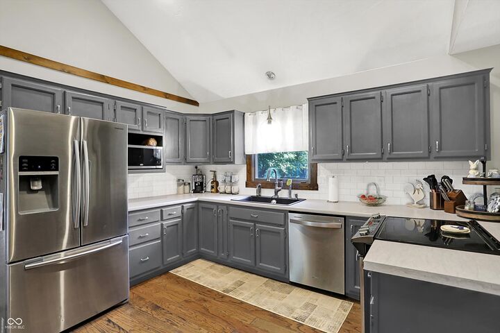 Property Photo:  1703 S Crooked Lane  IN 46143 