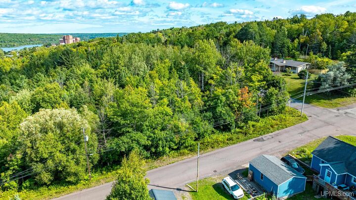 Property Photo: 702 Seventh Avenue MI 49931