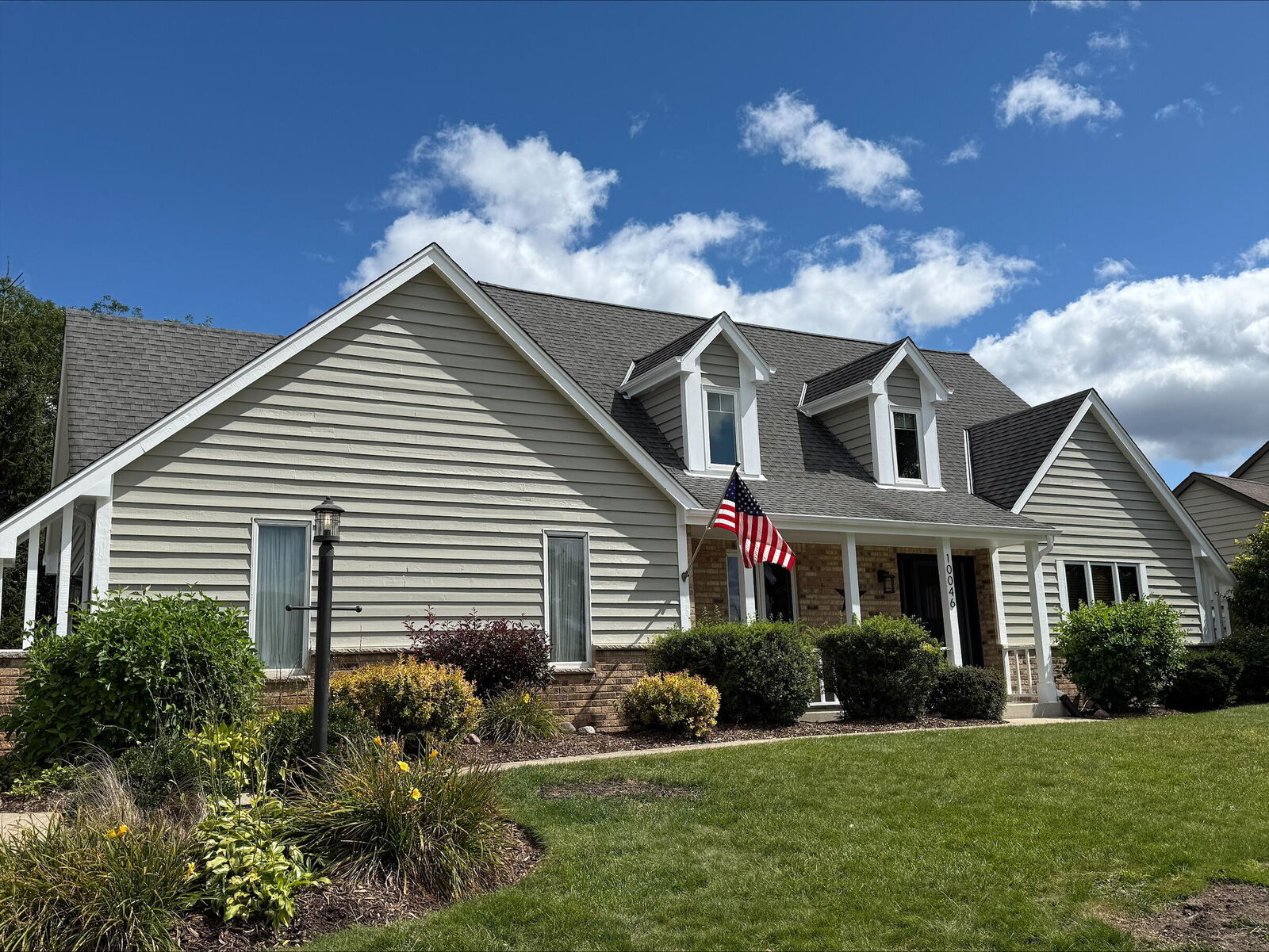 Property Photo: 10046 N Foxkirk Dr WI 53097