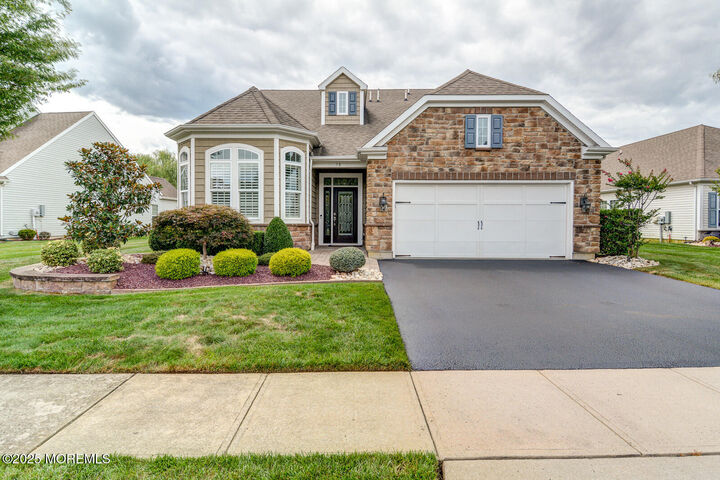 58 E Bosworth Boulevard  Farmingdale NJ 07727 photo