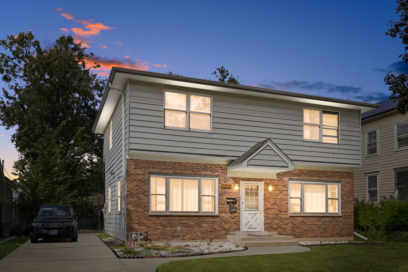Property Photo:  2520 Dora Street  IL 60131 