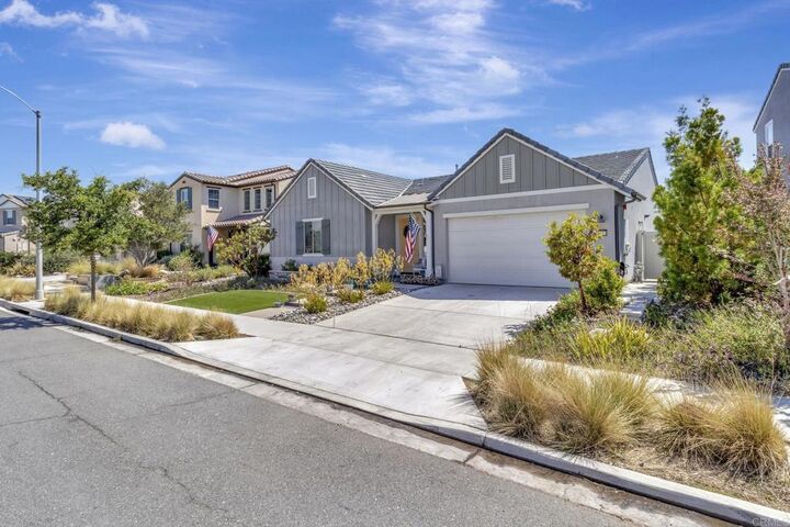Property Photo:  31633 Calle De Las Estrellas  CA 92003 