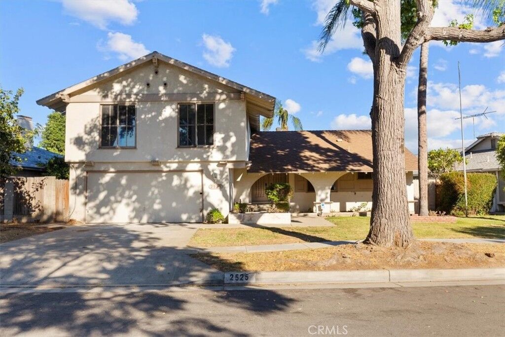 Property Photo:  2525 N. Pacific Avenue  CA 92706 