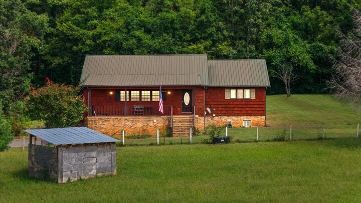1510 Penile Hill Rd  Decherd TN 37324 photo
