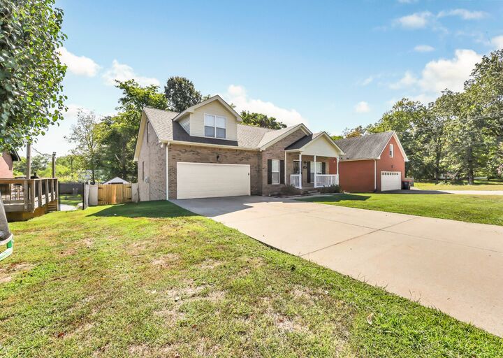 Property Photo:  305 Maple Park Dr  TN 37040 