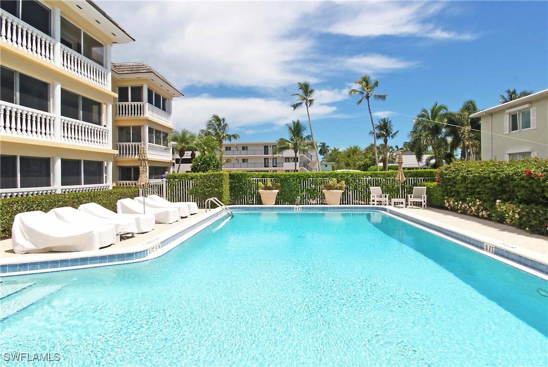 Property Photo: 666 3rd Street S 201 FL 34102-6552