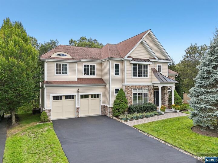 4 Point View  Oakland NJ 07436 photo