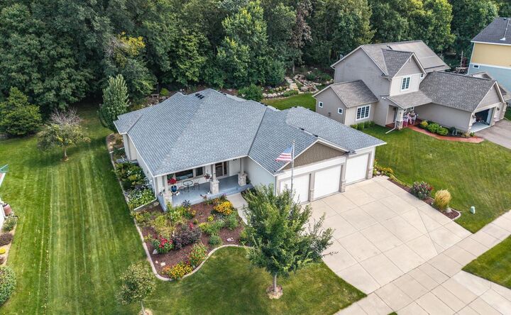 2704 Oak Lawn Drive  Northfield MN 55057 photo